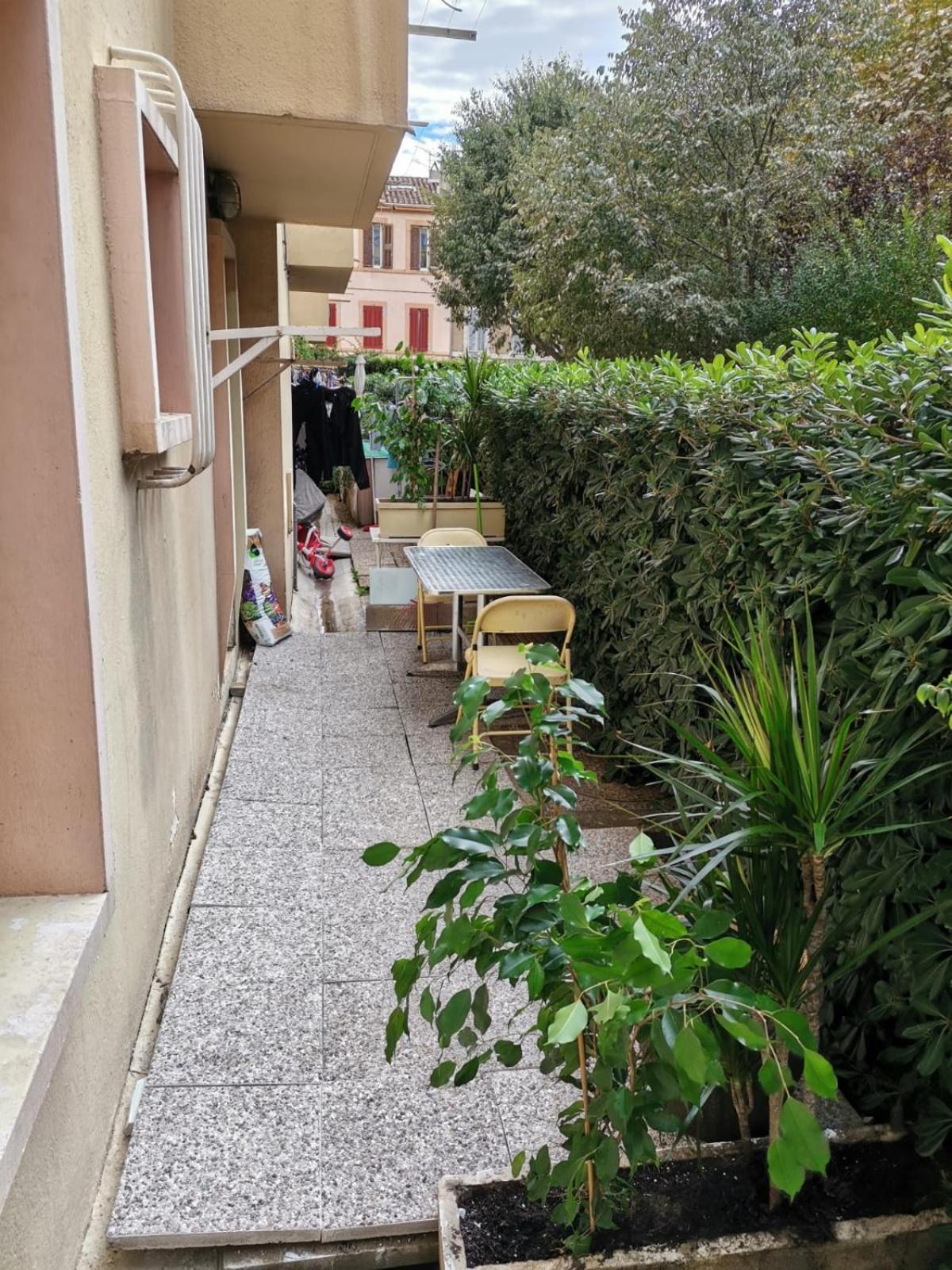 Big Ground Floor 2 Bedrooms Flat In A Quiet Building & Neighborghood Marsiglia Esterno foto